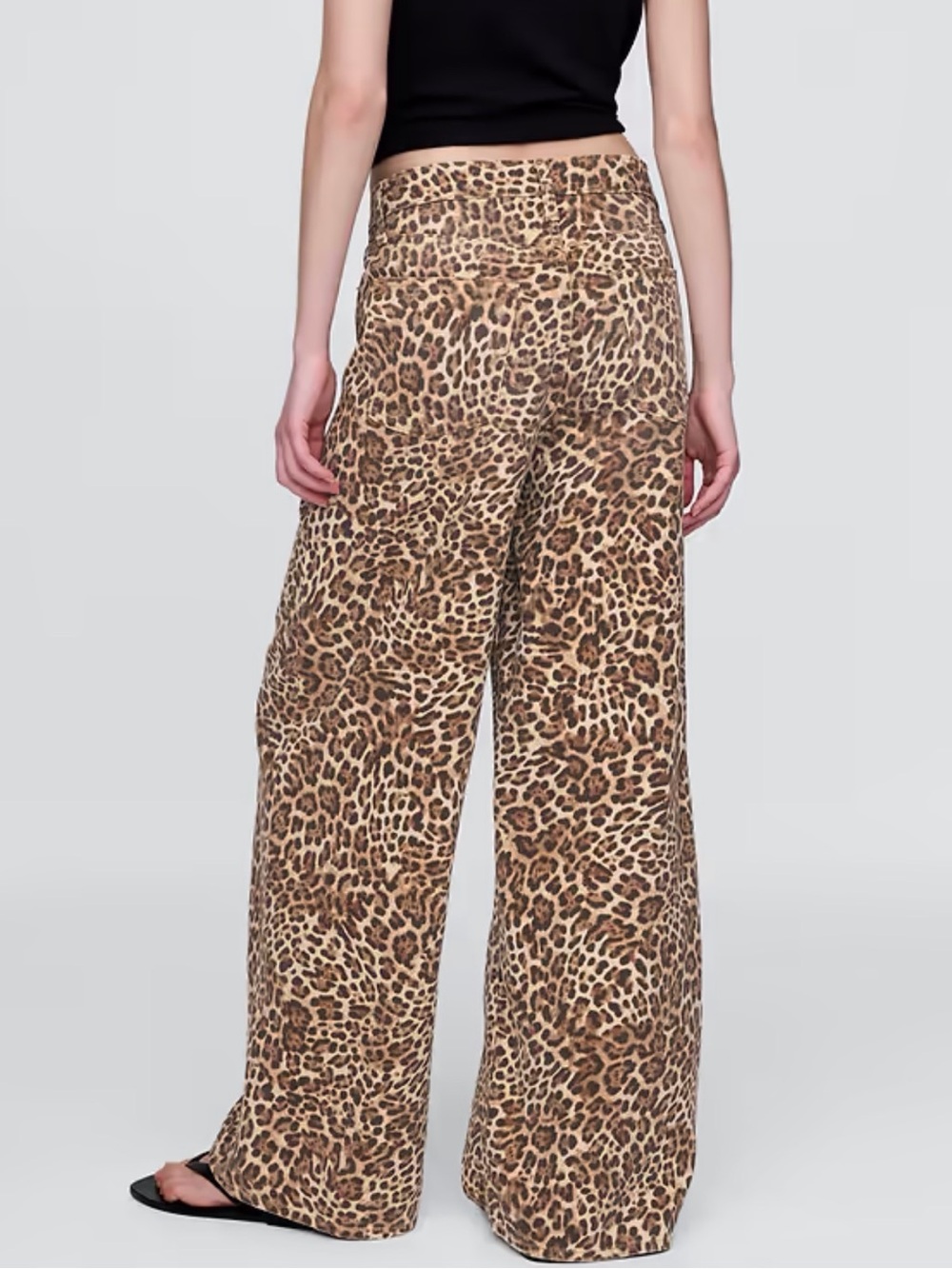 GAP - Mid-rise Ultra Soft Leopard Baggy Jeans - Picture 4 of 8